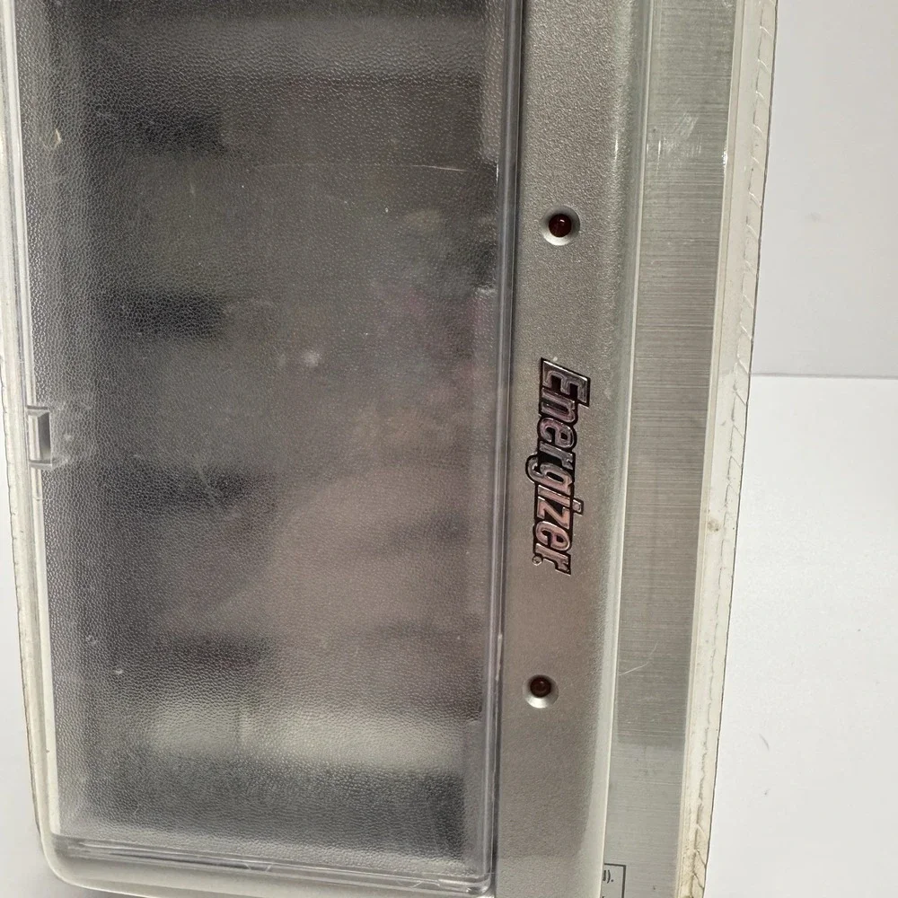 NEW Energizer Rechargeable Universal NiMH Battery Charger AAA, AA,‎ C, D & 9V